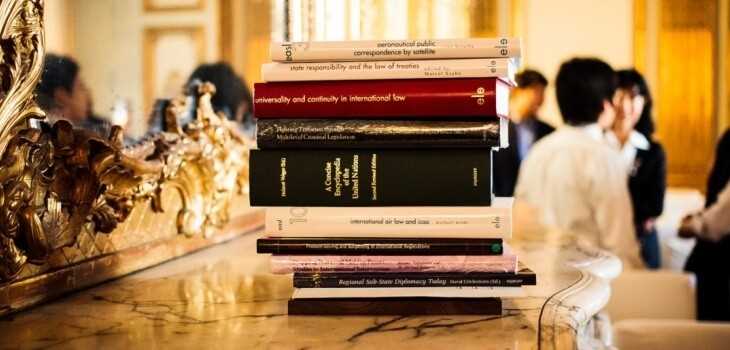 Получение необходимых лицензий и уведомлений о начале деятельности