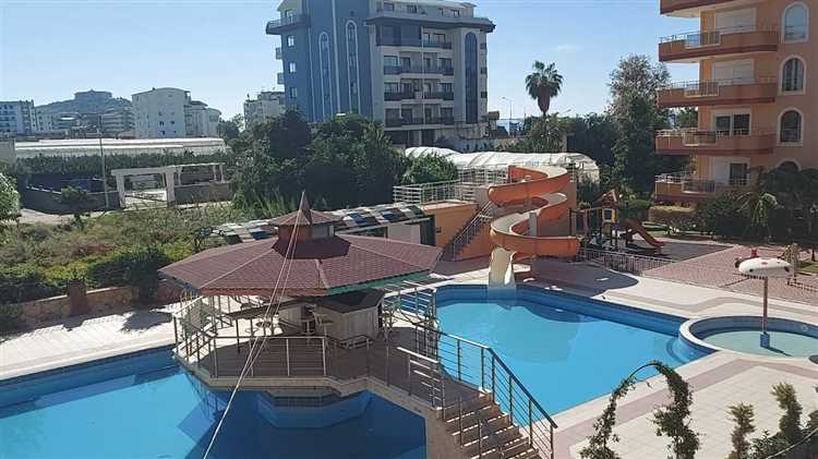 Выбор основания для получения ВНЖ: покупка недвижимости, брак, работа или учеба