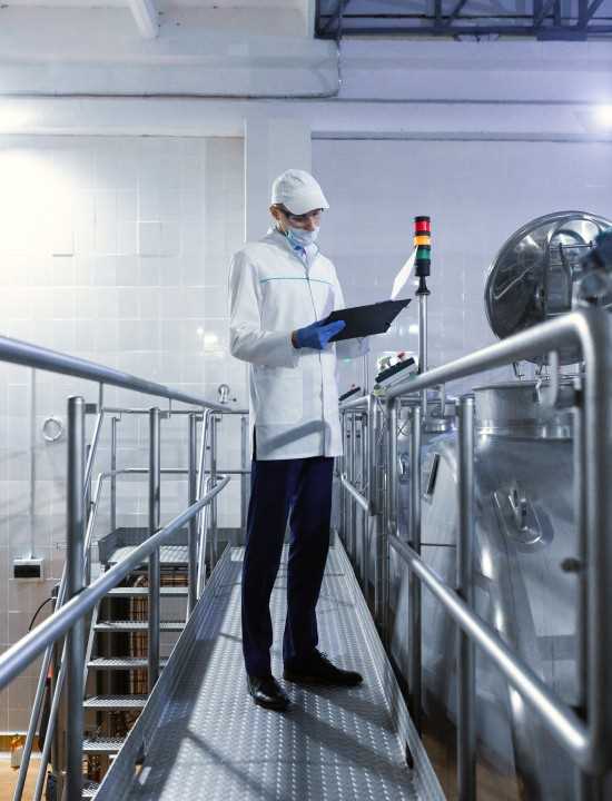 Что проверяют при контроле за регистрацией вводного инструктажа