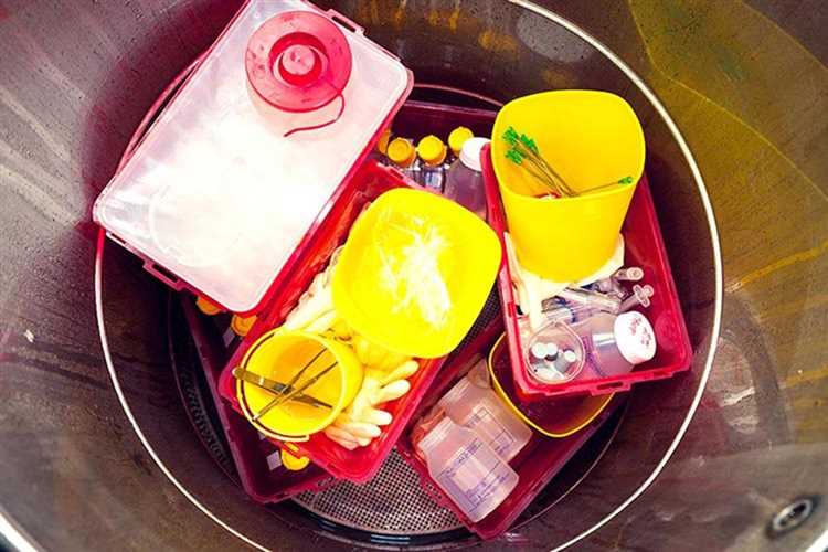 Кто отвечает за транспортировку медицинских отходов и какие требования к перевозке