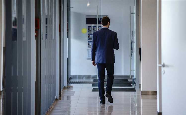 Передача доли третьему лицу с сохранением контроля