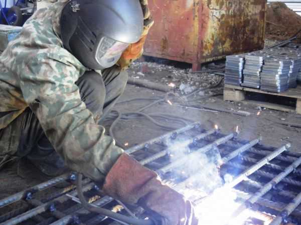 Как следует осуществлять сварку арматуры на высоте Как следует осуществлять сварку арматуры на высоте