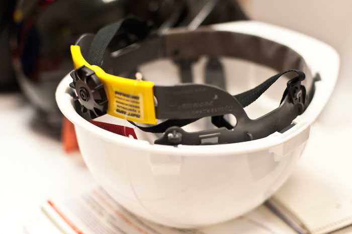 Как выбрать место для хранения каски для длительного использования