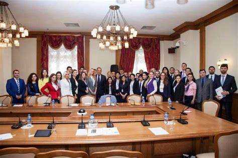 Какой опыт работы ценится при трудоустройстве в посольство