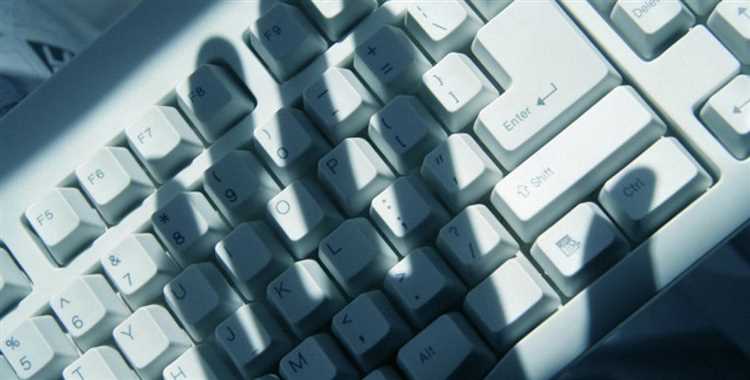 Какая статья УК регулирует ответственность за оскорбления онлайн