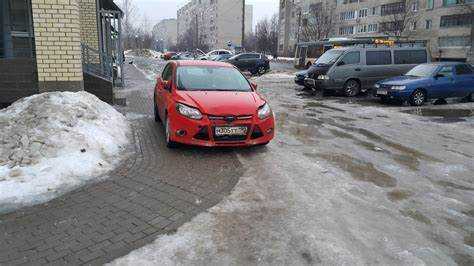 Как отличить разрешённую зону парковки на тротуаре от запрещённой