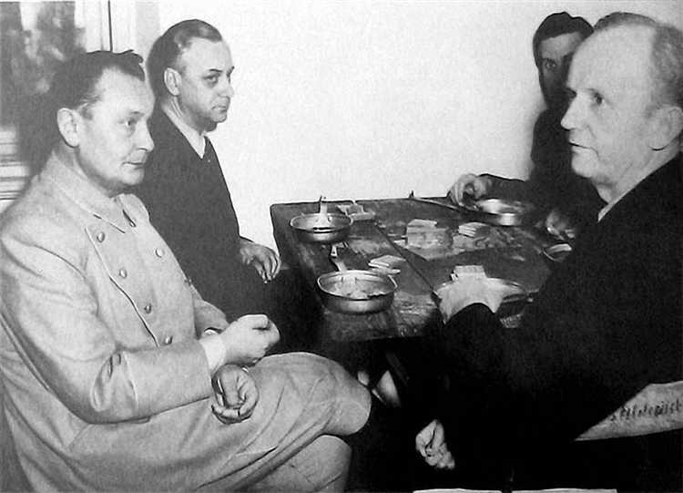 Какие основные обвинения были предъявлены участникам процесса?