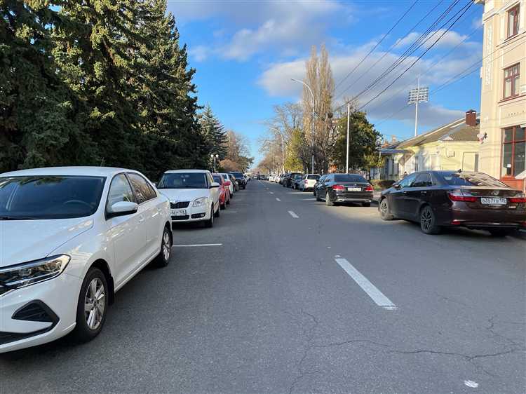 Кто должен уступить дорогу при одновременном развороте