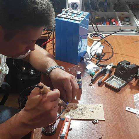 Правила безопасности и ответственность при обслуживании аккумуляторных батарей