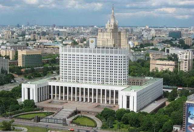 Взаимодействие исполнительной власти с законодательной и судебной ветвями власти