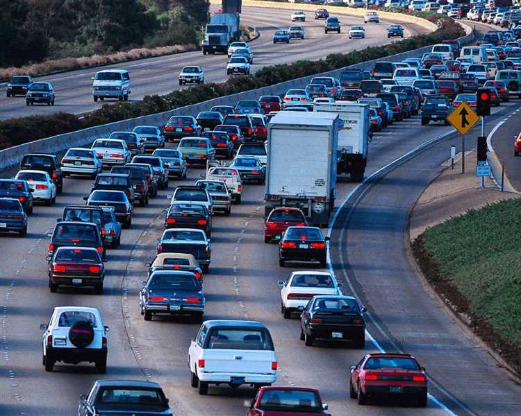 Как распределяются обязанности между подрядчиками и властями