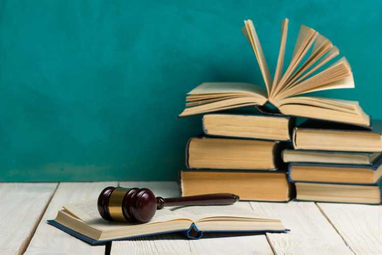 Куда можно устроиться на работу с юридическим образованием Куда можно устроиться на работу с юридическим образованием