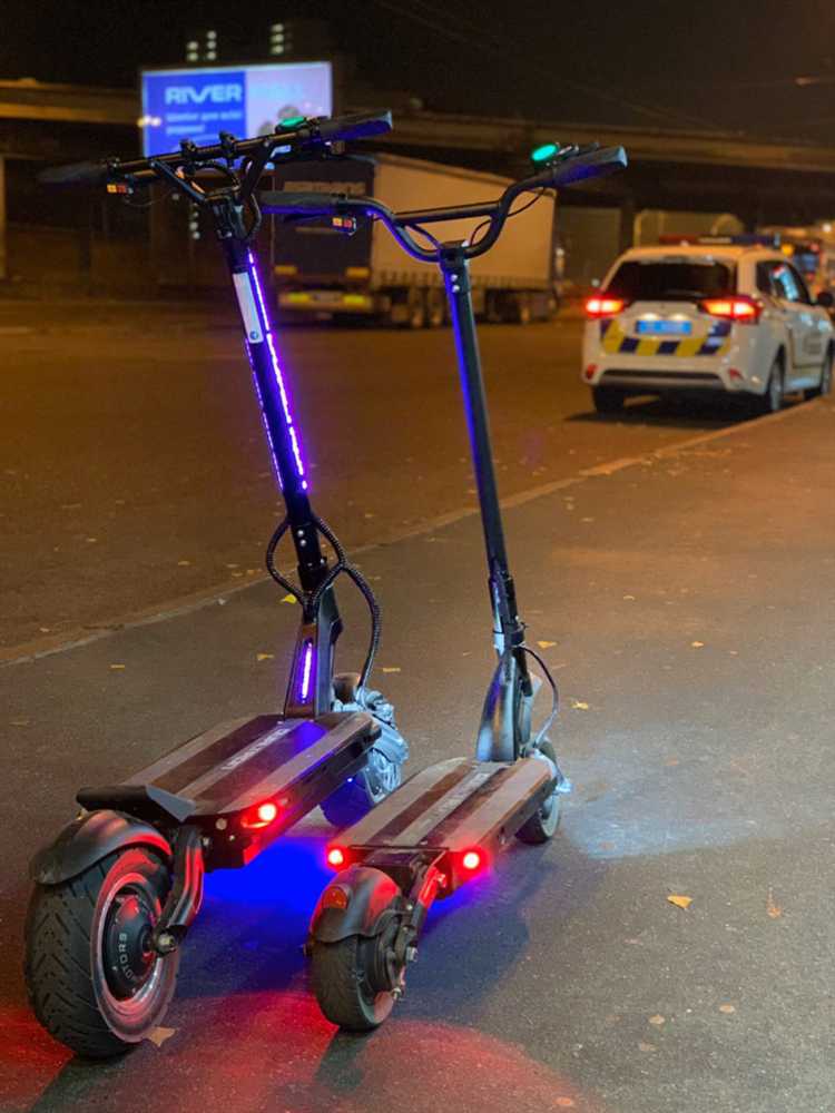 Какой максимальной скорости достигает электросамокат и влияет ли это на необходимость прав