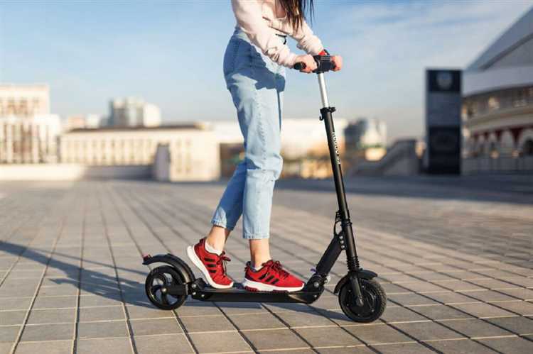 Нужны ли права для арендуемых электросамокатов в городах