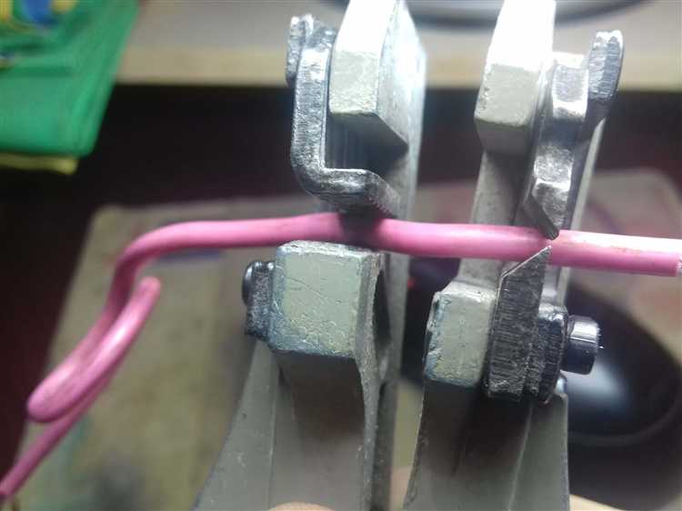 На какое расстояние должен отойти проводник для укладки петард