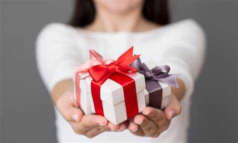 На какую сумму можно дарить подарки госслужащим На какую сумму можно дарить подарки госслужащим