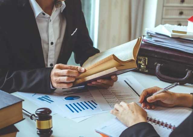 Ограничения и риски при работе с назначенным адвокатом