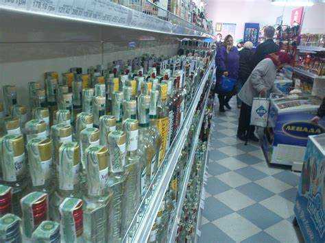 Неверно что процесс продажи товаров при самообслуживании включает