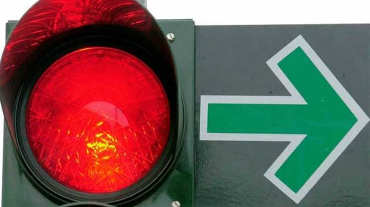 О чем информируют стрелки на зеленом сигнале светофора
