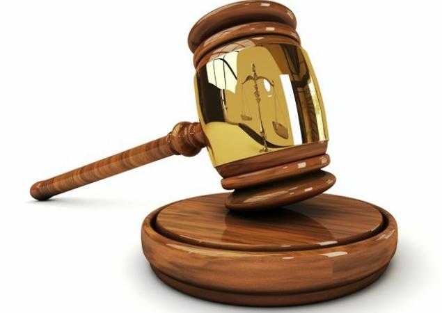 В апелляционной жалобе следует указать: наименование суда, в который она подаётся; данные лица, подающего жалобу; суть несогласия с решением; ссылки на нормы права и доказательства. Жалоба подписывается заявителем или его представителем. К ней прикладываются копии по числу участвующих лиц, документ об оплате госпошлины, а также копия обжалуемого решения.