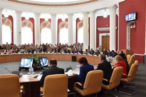 Чем отличаются выборные и назначаемые органы местного уровня