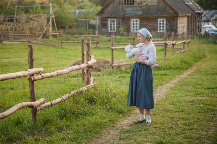 Усыновление остаётся единственным механизмом, который юридически приравнивает отчима к родителю. Процедура проводится через суд при наличии согласия биологического отца или при его отсутствии по объективным причинам (лишение родительских прав, смерть, признание безвестно отсутствующим). После вынесения решения отчим приобретает все права и обязанности, предусмотренные законом для родителей.
