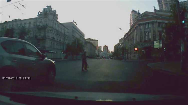 Размер штрафа и возможные санкции за проезд на красный