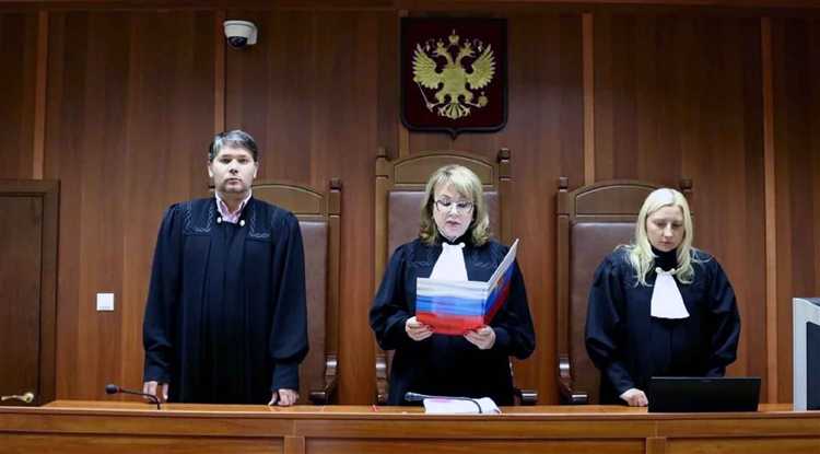 Такая специализация кассационной компетенции обусловливает меньшую численность апелляционных судов, так как более узкая функция требует иного организационного подхода. Рекомендуется при подготовке кассационных жалоб максимально сосредотачиваться на юридических ошибках и их влиянии на решение, избегая попыток повторного фактического анализа.