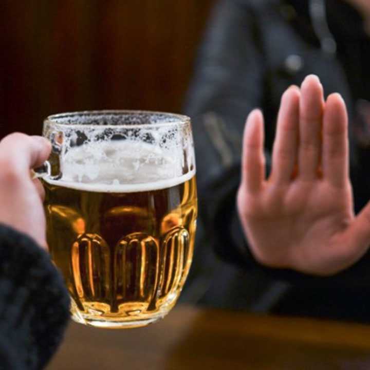 Как алкоголь на рабочем месте влияет на коллектив и атмосферу в организации