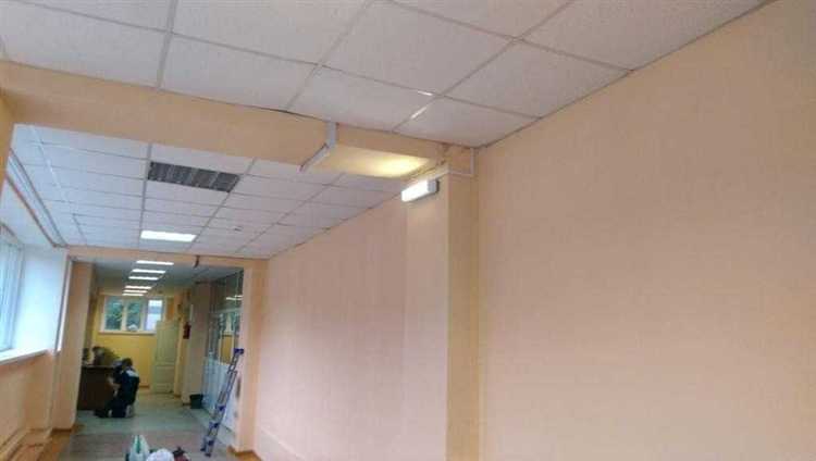 Применение какого освещения не допускается в одиночку