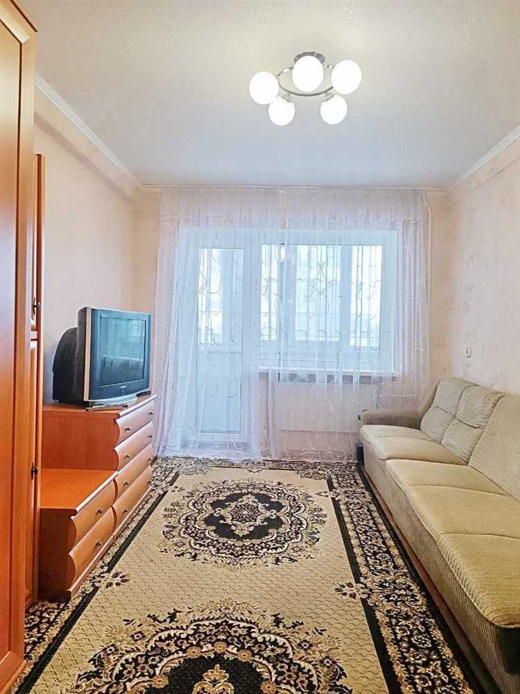 Если мебель входит в договор как часть имущества, её наличие и состояние фиксируют в приложении к договору купли-продажи или в отдельном акте. Это снижает риски споров после передачи квартиры.