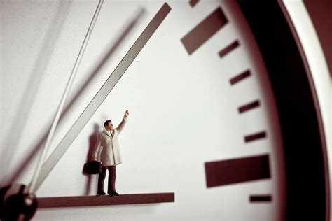 Особенности расчёта рабочего дня для несовершеннолетних и инвалидов