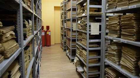 Оцифровка архивных материалов и ведение баз данных
