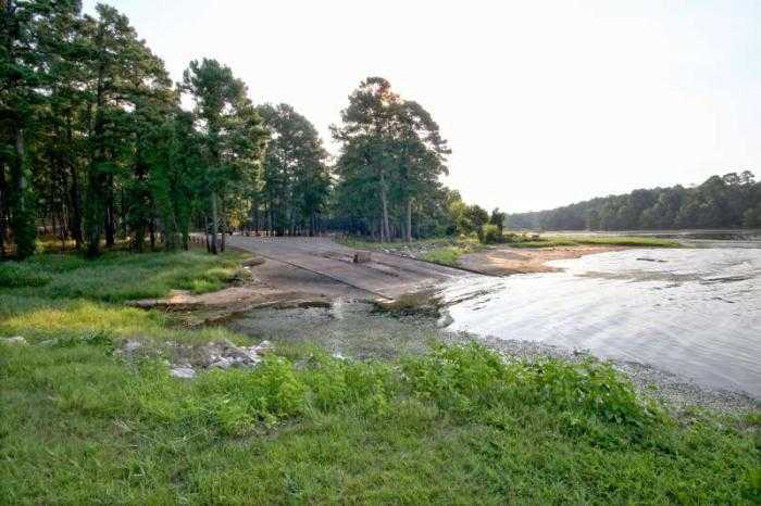 Ограничения на строительство и землепользование в пределах зоны