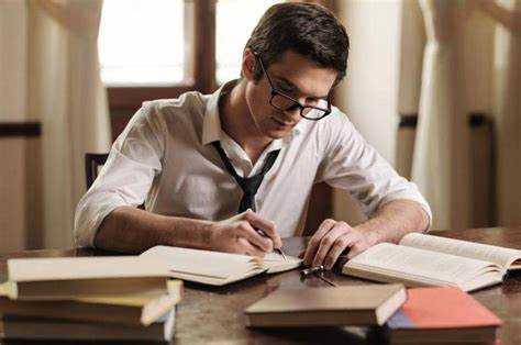 Каков минимальный возраст для поступления в аспирантуру?