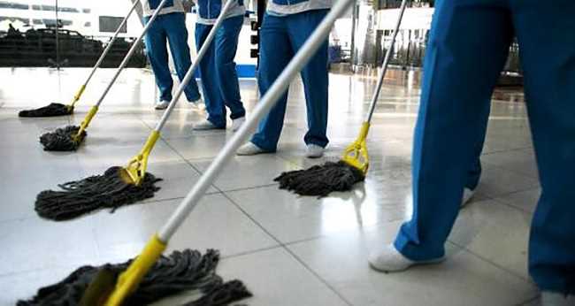 Удаление следов масел и смазок с металлических поверхностей