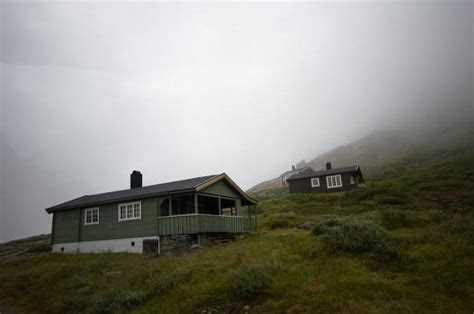 Требования к расстоянию с учётом этажности и габаритов зданий