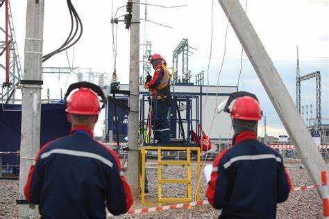 Как организуется обучение и повышение квалификации электротехнологического персонала