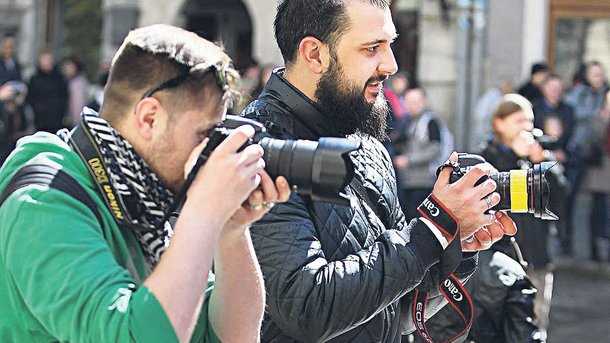 Когда требуется согласие на съемку в общественных местах