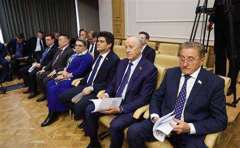 Как оформляется решение о назначении и кто его подписывает