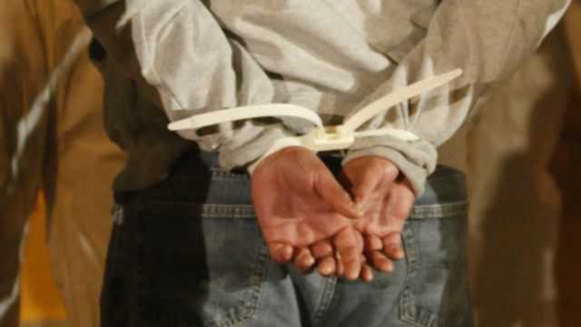 Категории людей, которым запрещено надевать наручники