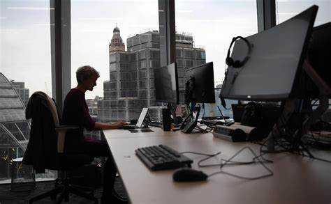 Когда должностное лицо обязано платить штраф из собственных средств