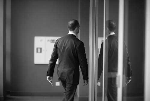 Сколько должен отрабатывать главный бухгалтер при увольнении Сколько должен отрабатывать главный бухгалтер при увольнении