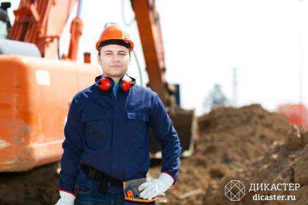 Во-вторых, СРО организуют систематические проверки объектов строительства и документации. Специалисты СРО проводят технические аудиты на соответствие проектной документации и строительным нормам, фиксируют выявленные нарушения и требуют их устранения в оговоренные сроки.